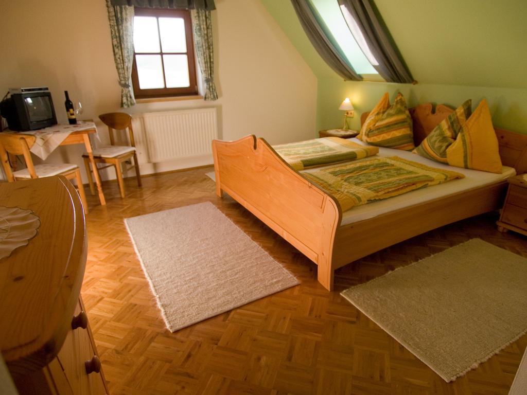 Bed and Breakfast Weingut Schwarzl Ratsch an der Weinstraße Camera foto