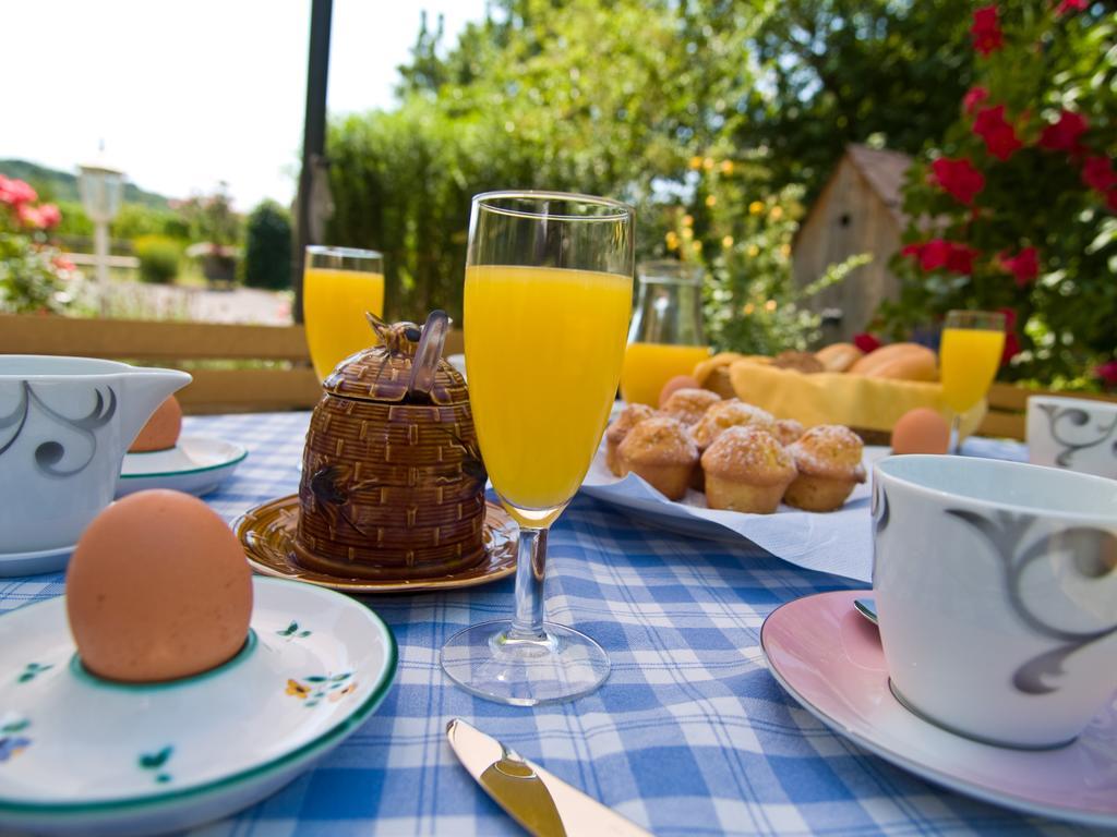 Bed and Breakfast Weingut Schwarzl Ratsch an der Weinstraße Esterno foto